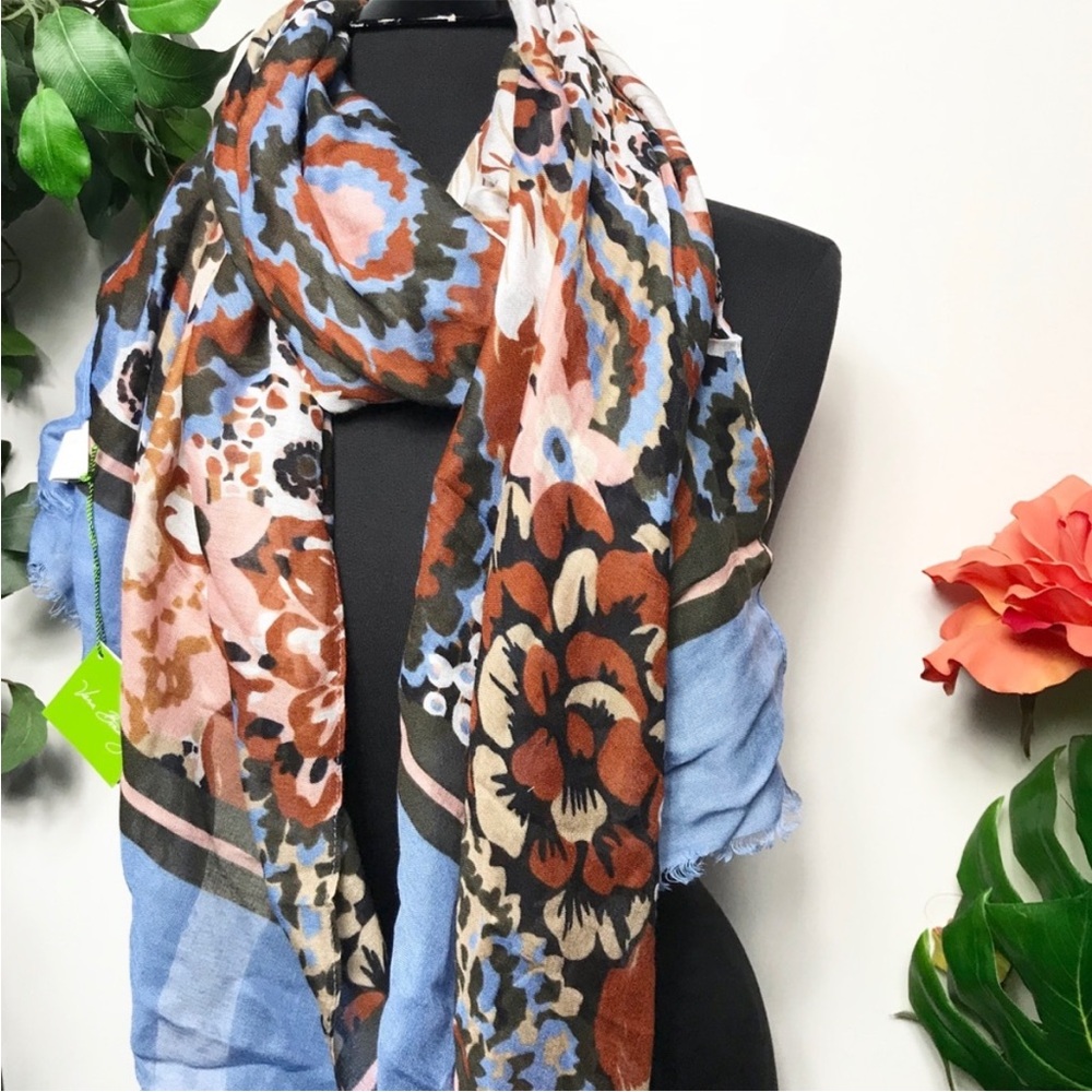 VERA BRADLEY Blue Madison Garden Blush Soft Fringe Scarf